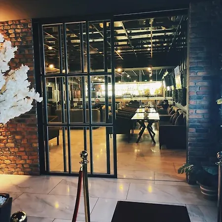 Hotel Flora *